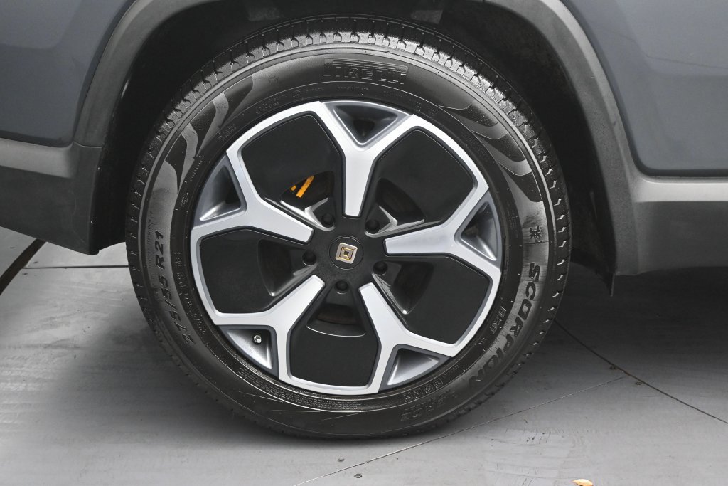 Used 2023 Rivian R1S Adventure Quad AWD/4WD image 33
