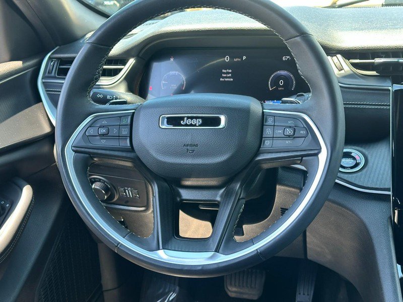 Used 2024 Jeep Grand Cherokee Altitude AWD/4WD image 13