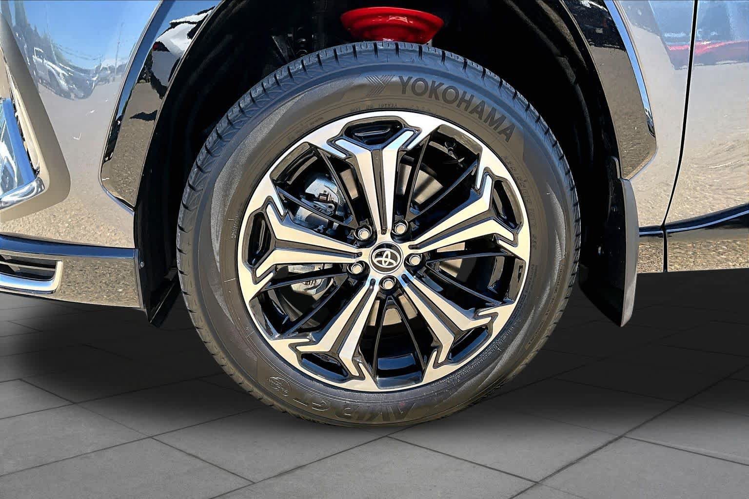 Certified 2025 Toyota RAV4 XSE AWD/4WD image 10