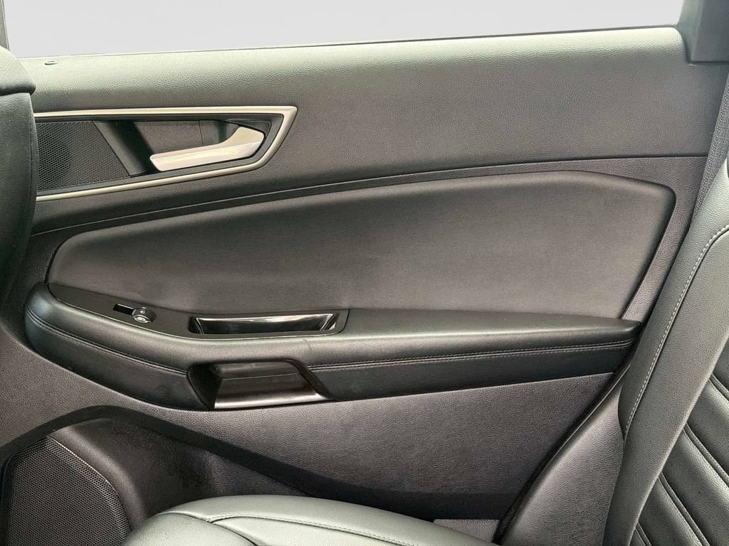 Used 2020 Ford Edge SEL w/ Convenience Package AWD/4WD image 16