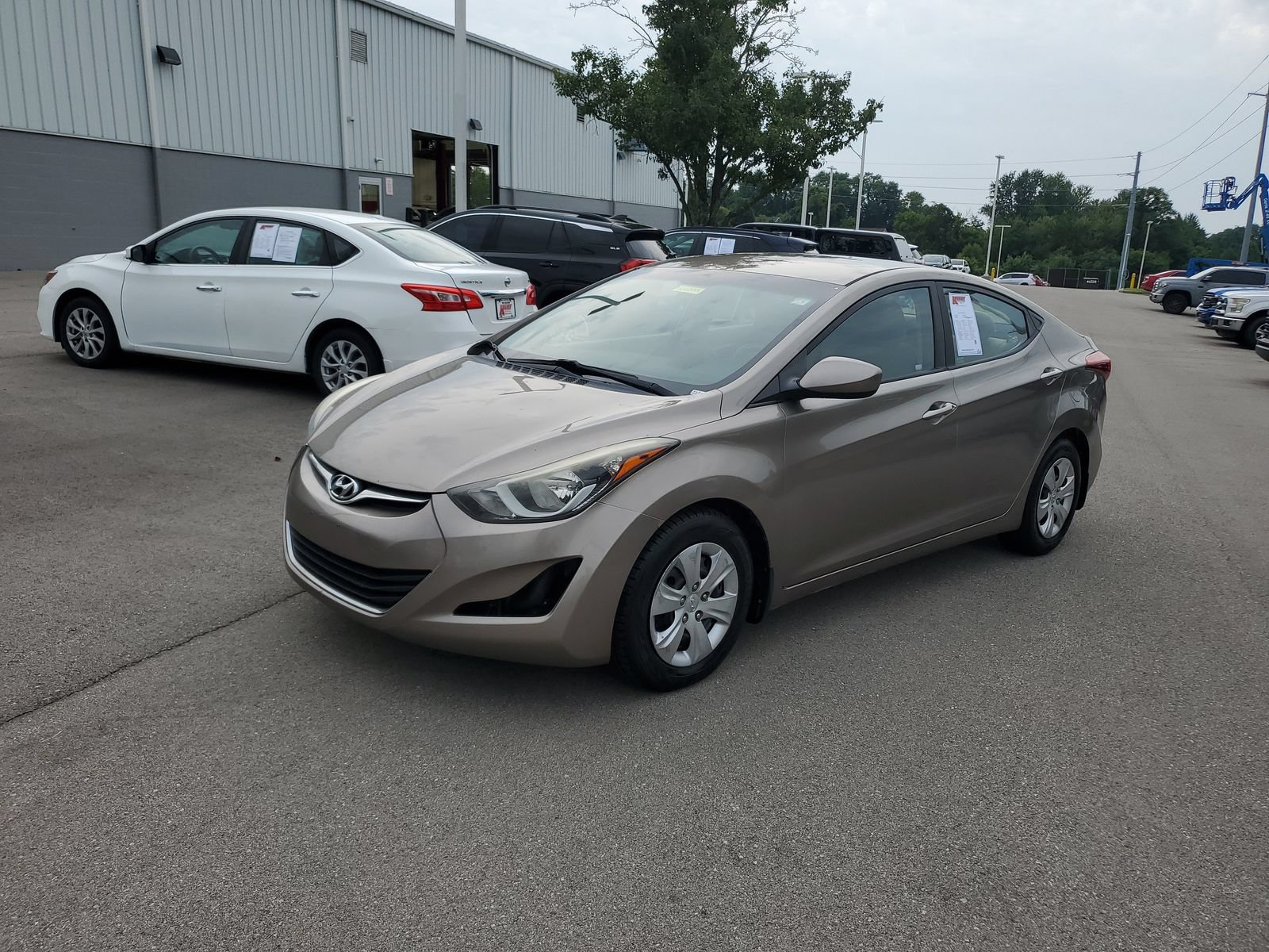 Used 2016 Hyundai Elantra SE FWD image 2