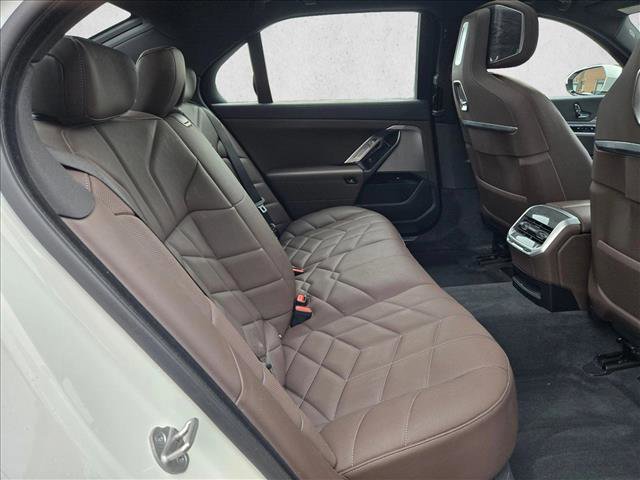 Used 2023 BMW 760i xDrive 760i xDrive image 18