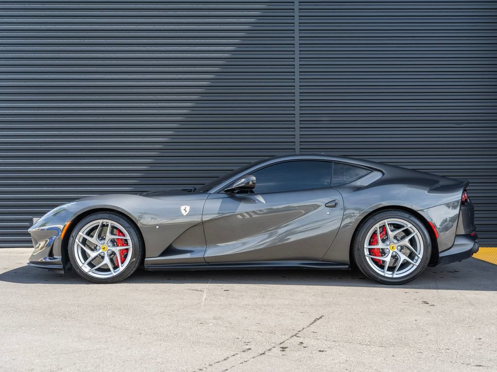 Used 2019 Ferrari 812 Superfast RWD image 2