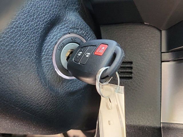 Used 2020 Toyota Tacoma SR5 RWD image 34