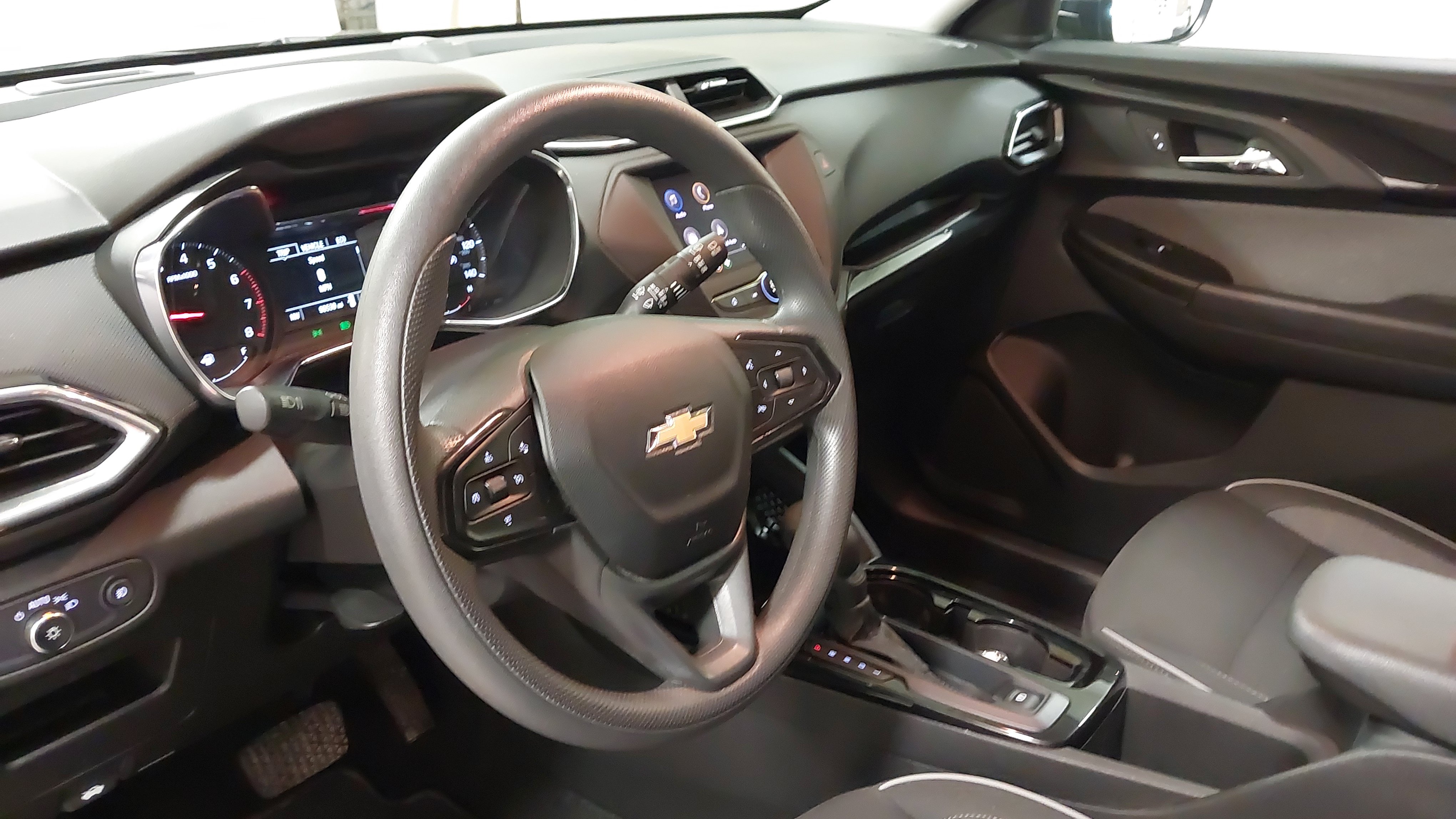 Used 2023 Chevrolet TrailBlazer LT FWD image 17