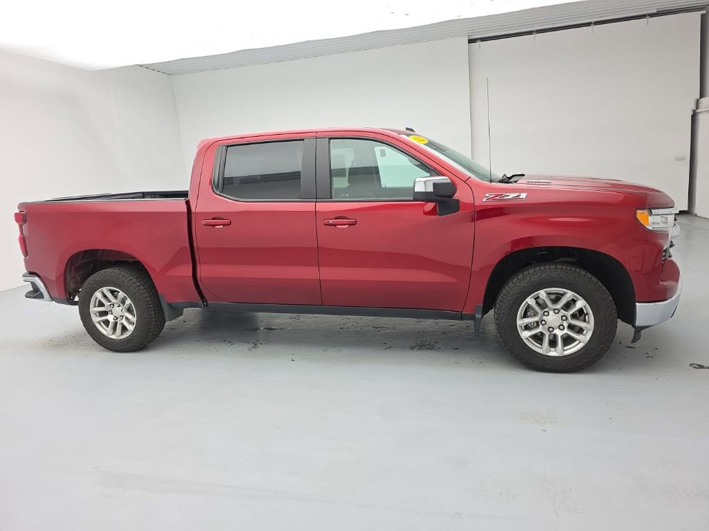 Certified 2022 Chevrolet Silverado 1500 LT w/ Z71 Off-Road Package AWD/4WD image 13