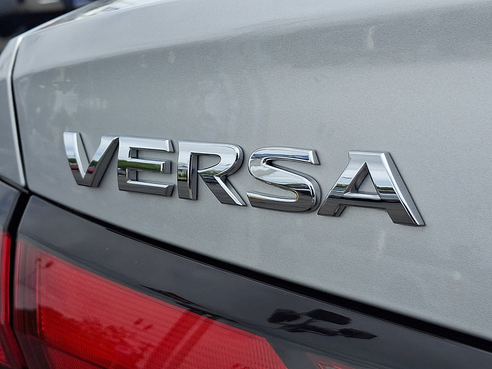 Used 2023 Nissan Versa S w/ Trunk Package FWD image 29