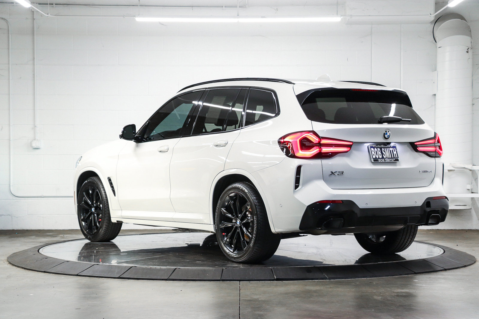 Certified 2024 BMW X3 sDrive30i w/ Premium Package RWD image 4