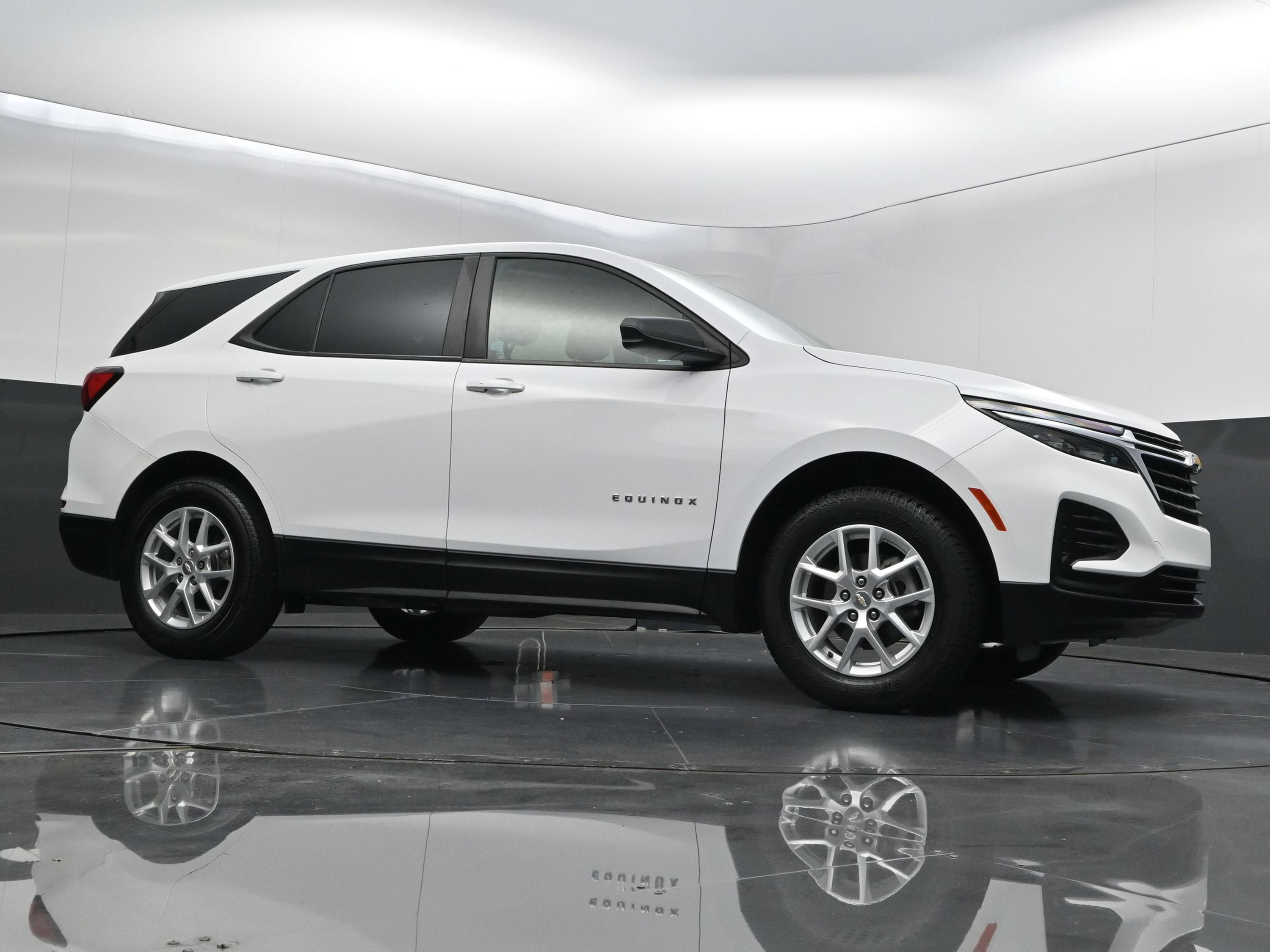 Certified 2023 Chevrolet Equinox LS w/ LS Convenience Package AWD/4WD image 43