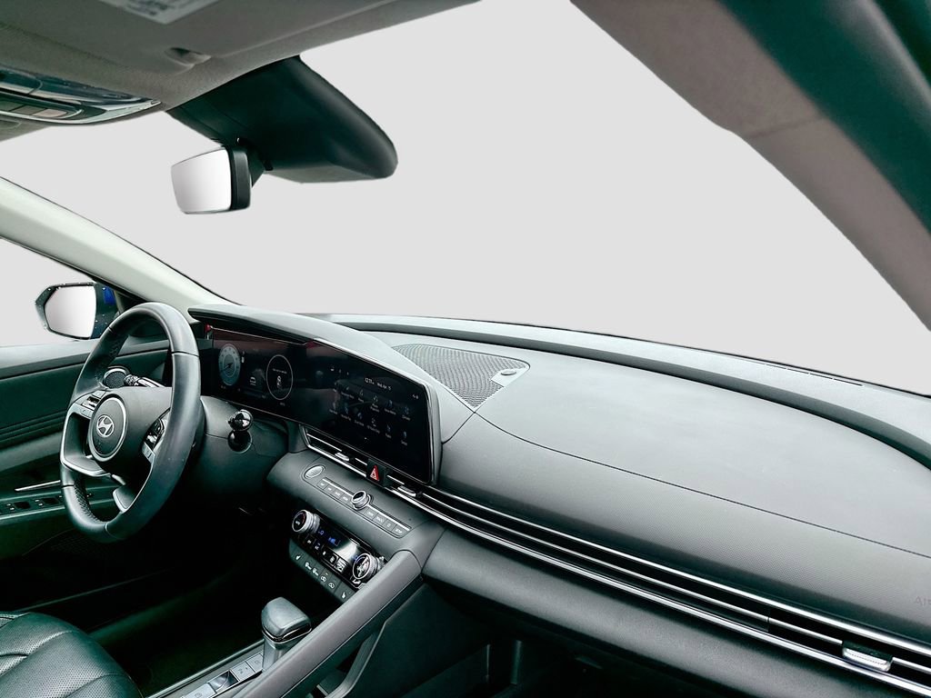 Used 2024 Hyundai Elantra Limited image 23