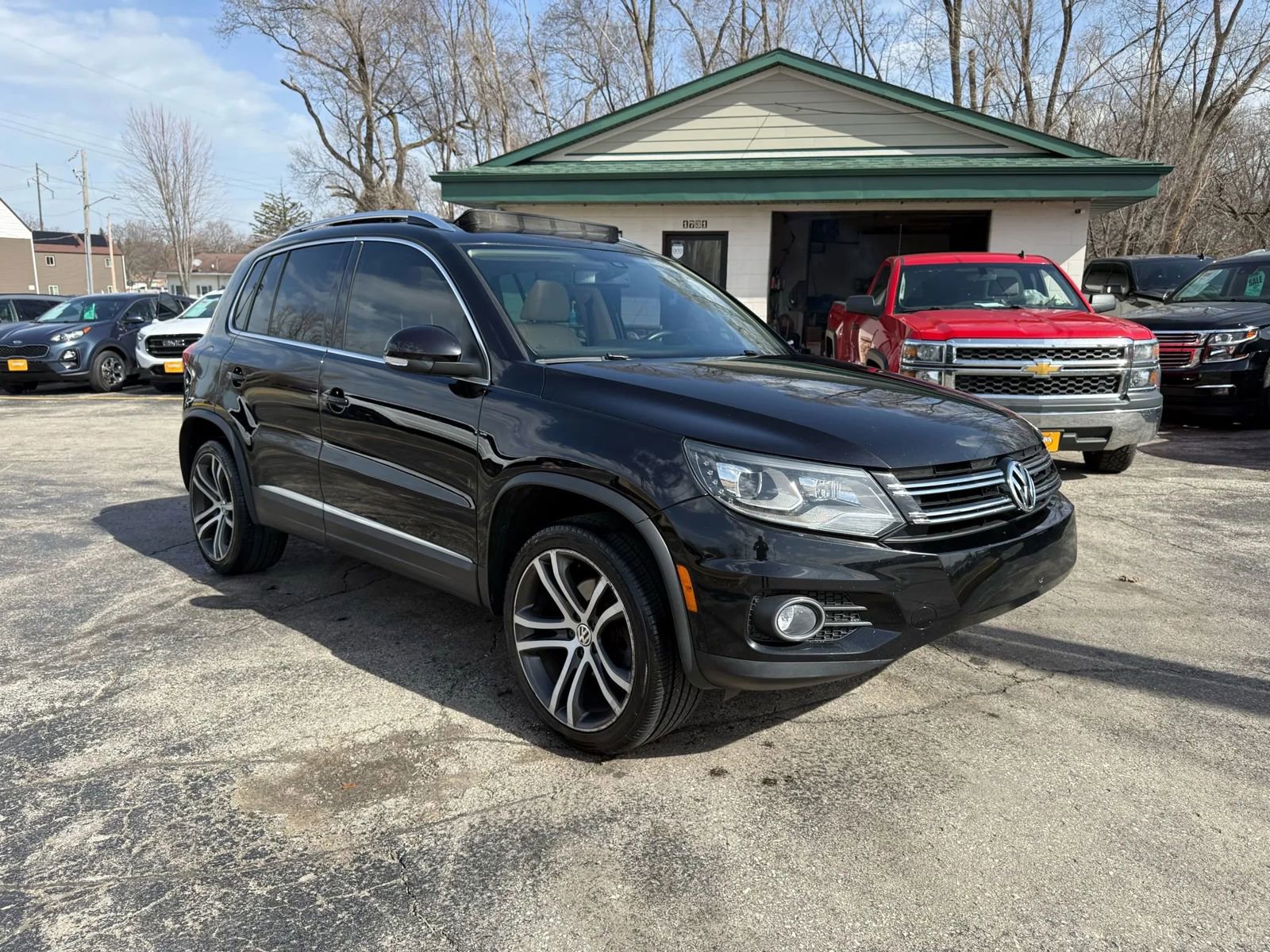 Used 2017 Volkswagen Tiguan SEL image 7