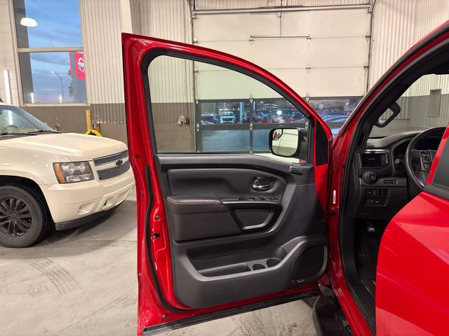 Used 2024 Nissan Titan PRO-4X w/ Pro-4x Convenience Package AWD/4WD image 9