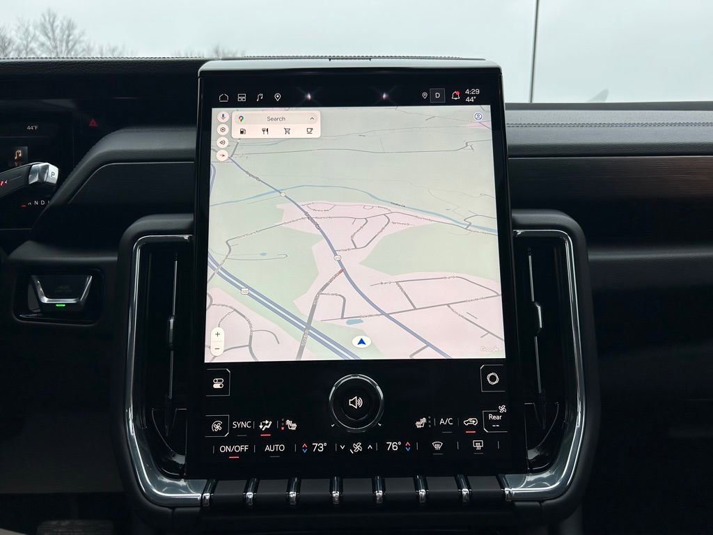 Used 2025 GMC Yukon Denali w/ Sun & Power Step Package image 6