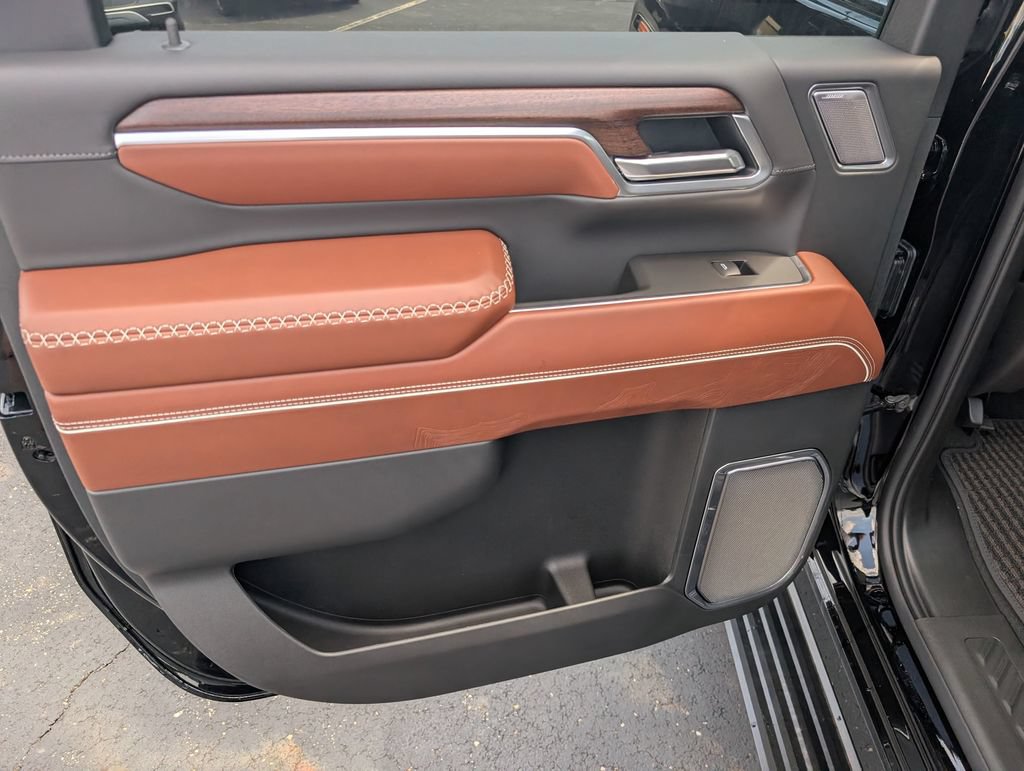 New 2026 GMC Sierra 3500 Denali Ultimate AWD/4WD image 12
