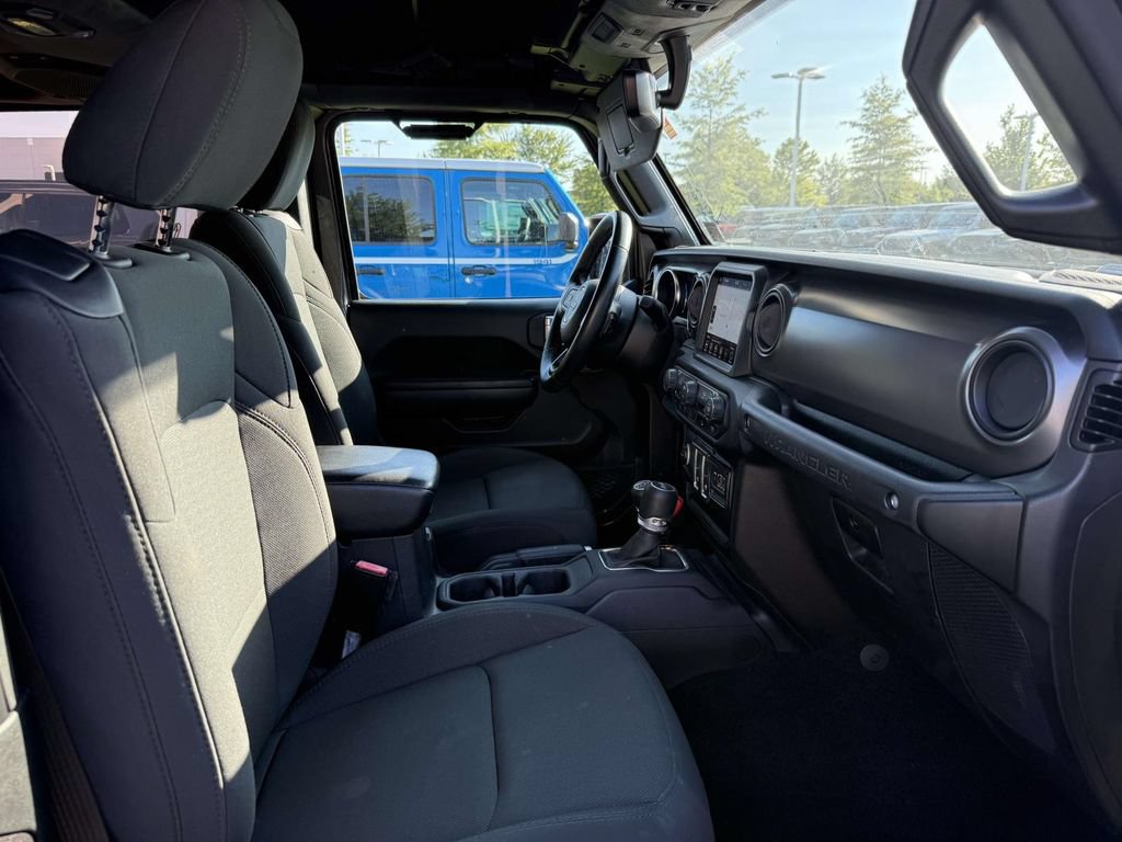 Used 2021 Jeep Wrangler Sport AWD/4WD image 15