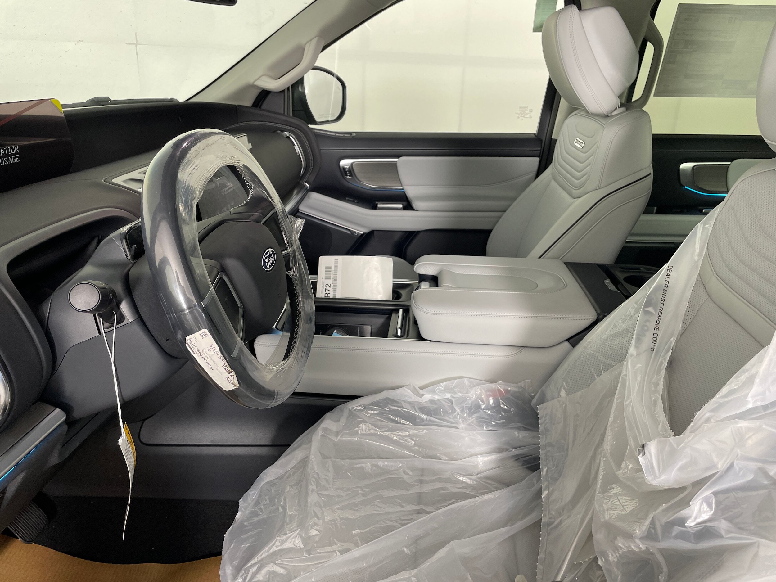 New 2027 Ford Expedition Max Platinum w/ Platinum Ultimate Package AWD/4WD image 2