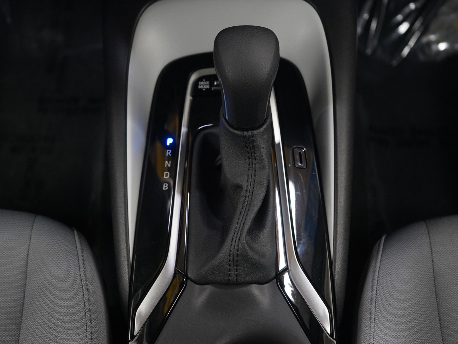 Used 2025 Toyota Corolla SE image 17