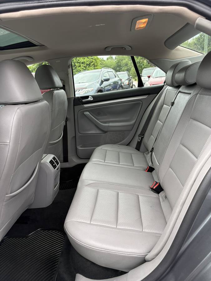 Used 2007 Volkswagen Jetta Wolfsburg Edition FWD image 11