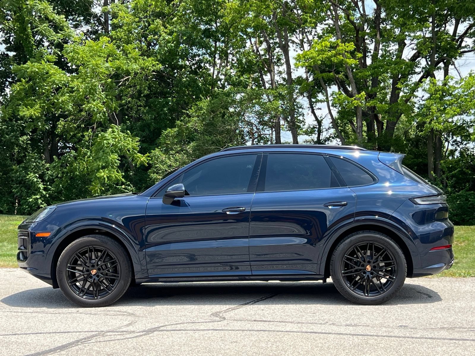 Certified 2025 Porsche Cayenne S AWD/4WD image 2