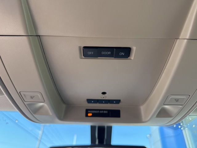 Used 2015 GMC Sierra 1500 SLT w/ SLT Crew Cab Value Package image 47