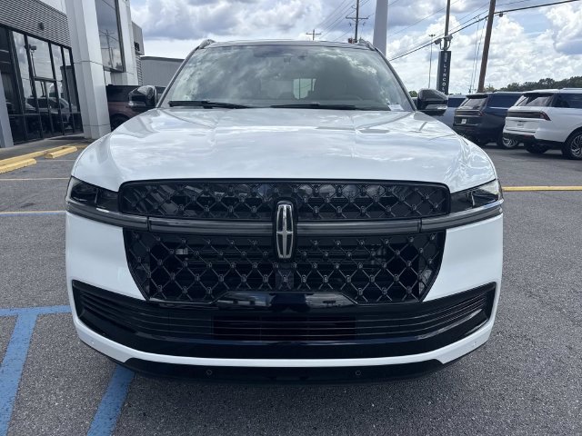New 2027 Lincoln Navigator L Black Label AWD/4WD image 2