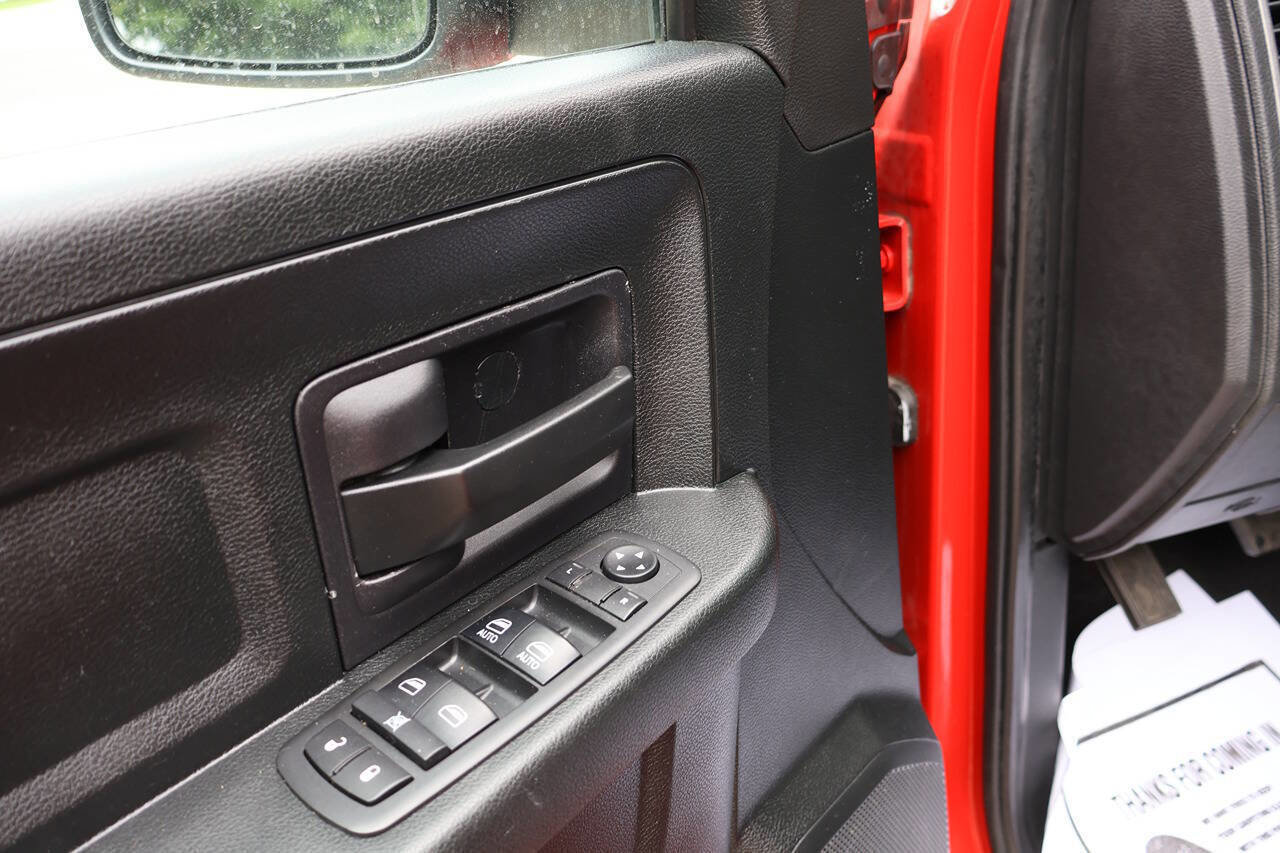 Used 2018 RAM 1500 Express AWD/4WD image 19
