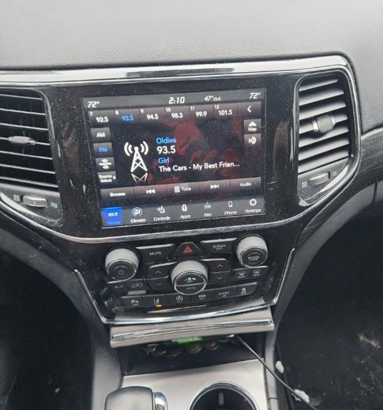 Used 2022 Jeep Grand Cherokee Laredo X image 6