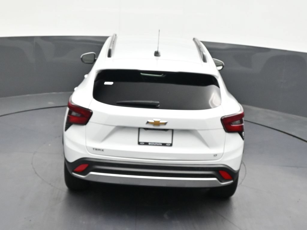 Used 2024 Chevrolet Trax LT FWD image 21