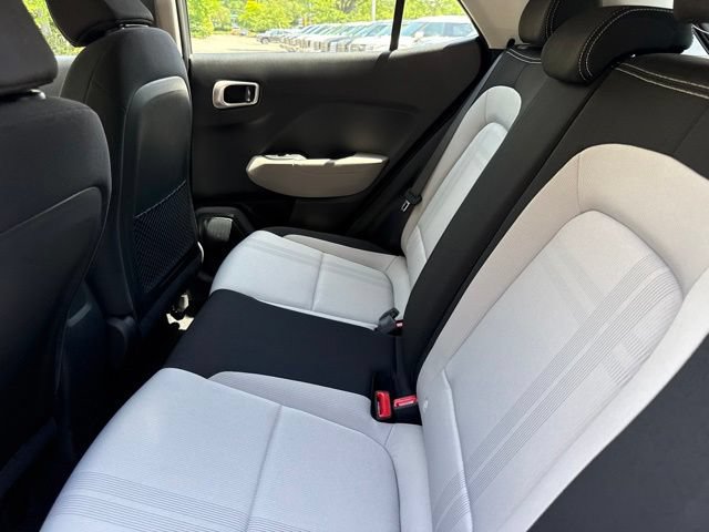 Used 2023 Hyundai Venue SEL FWD image 21