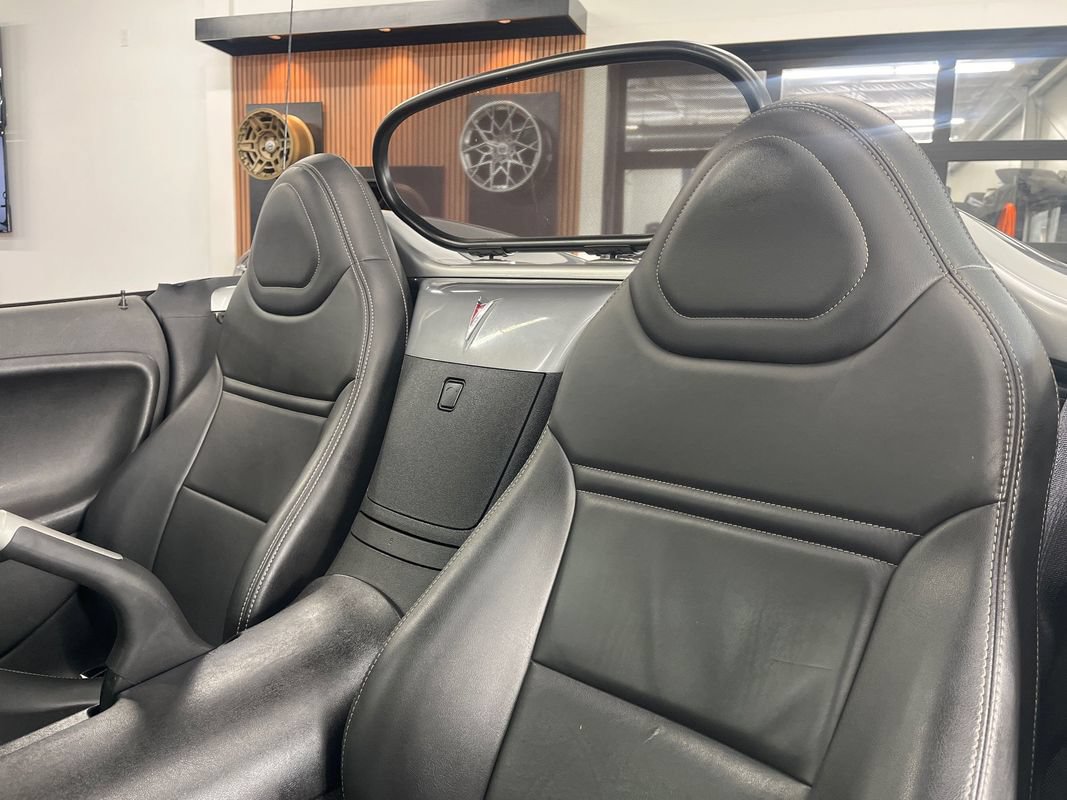 Used 2007 Pontiac Solstice Convertible w/ Premium Package RWD image 41