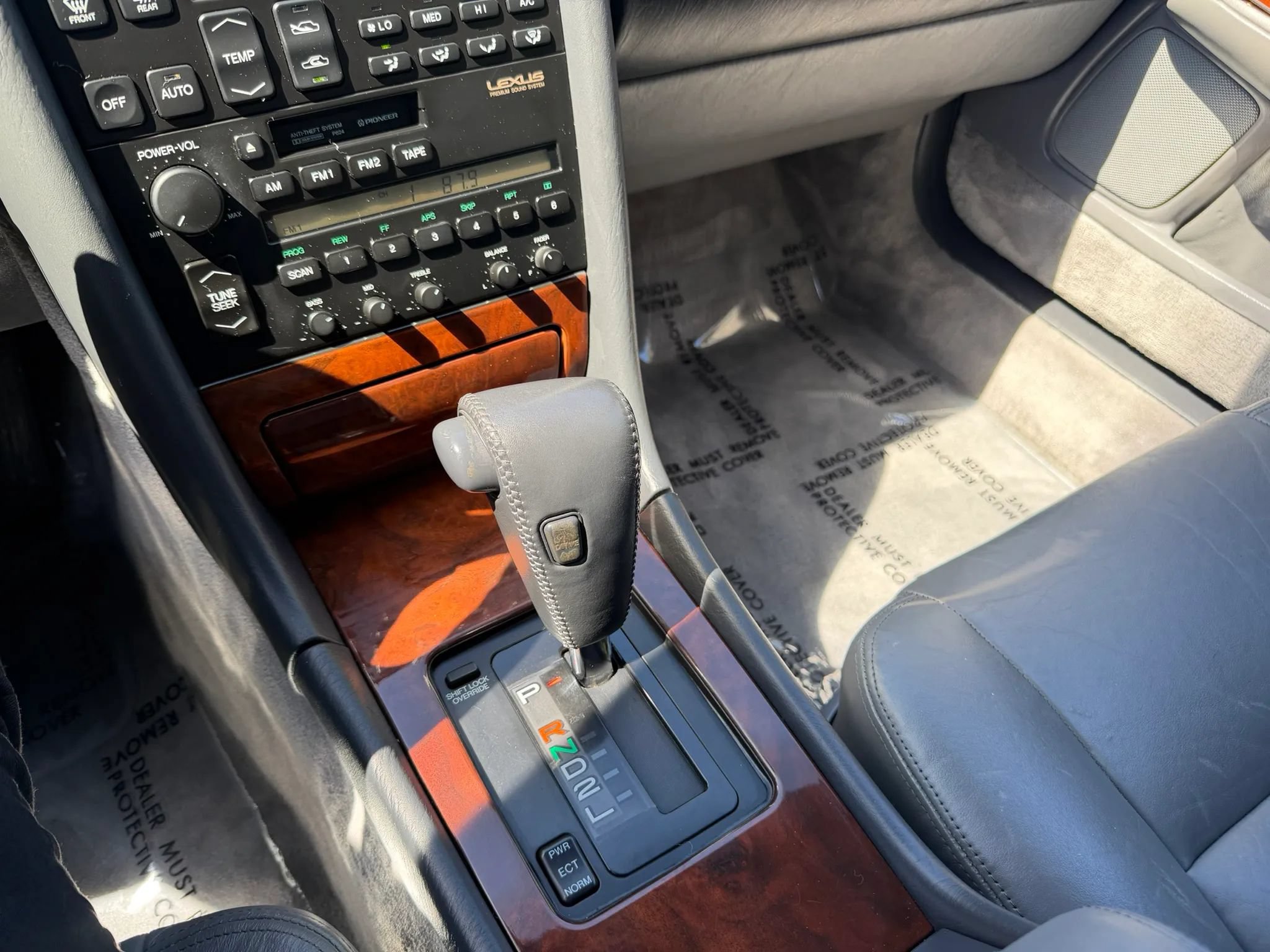 Used 1990 Lexus LS 400 RWD image 2