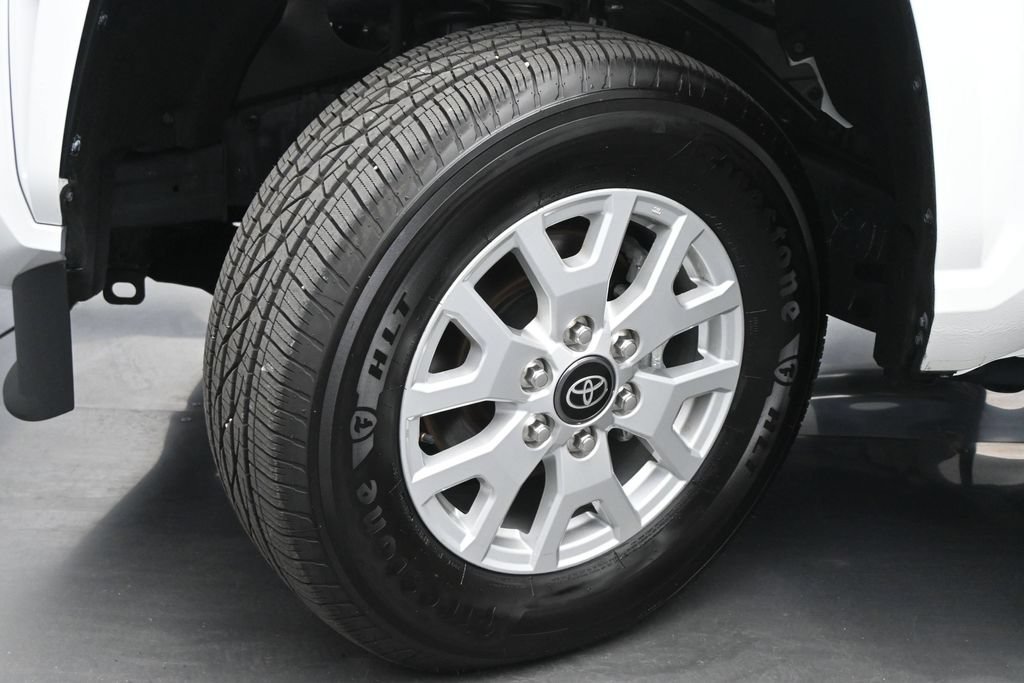 Used 2024 Toyota Tacoma SR5 AWD/4WD image 19