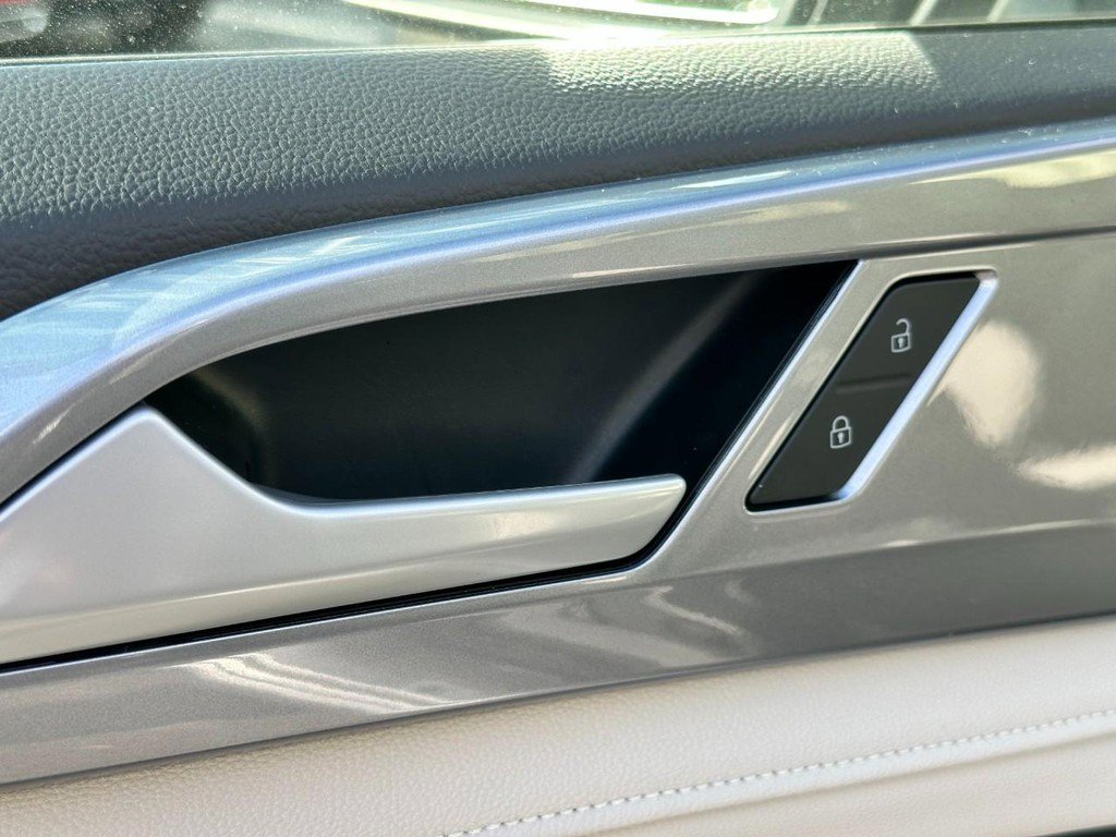 Used 2025 Volkswagen Taos SEL w/ Black Wheel Plus Package image 20