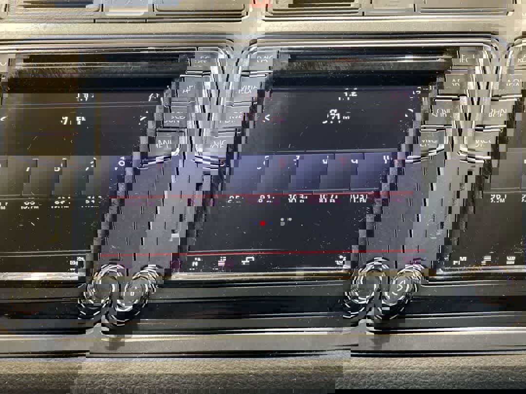 Used 2017 Volkswagen Tiguan Limited w/ Premium Package image 19