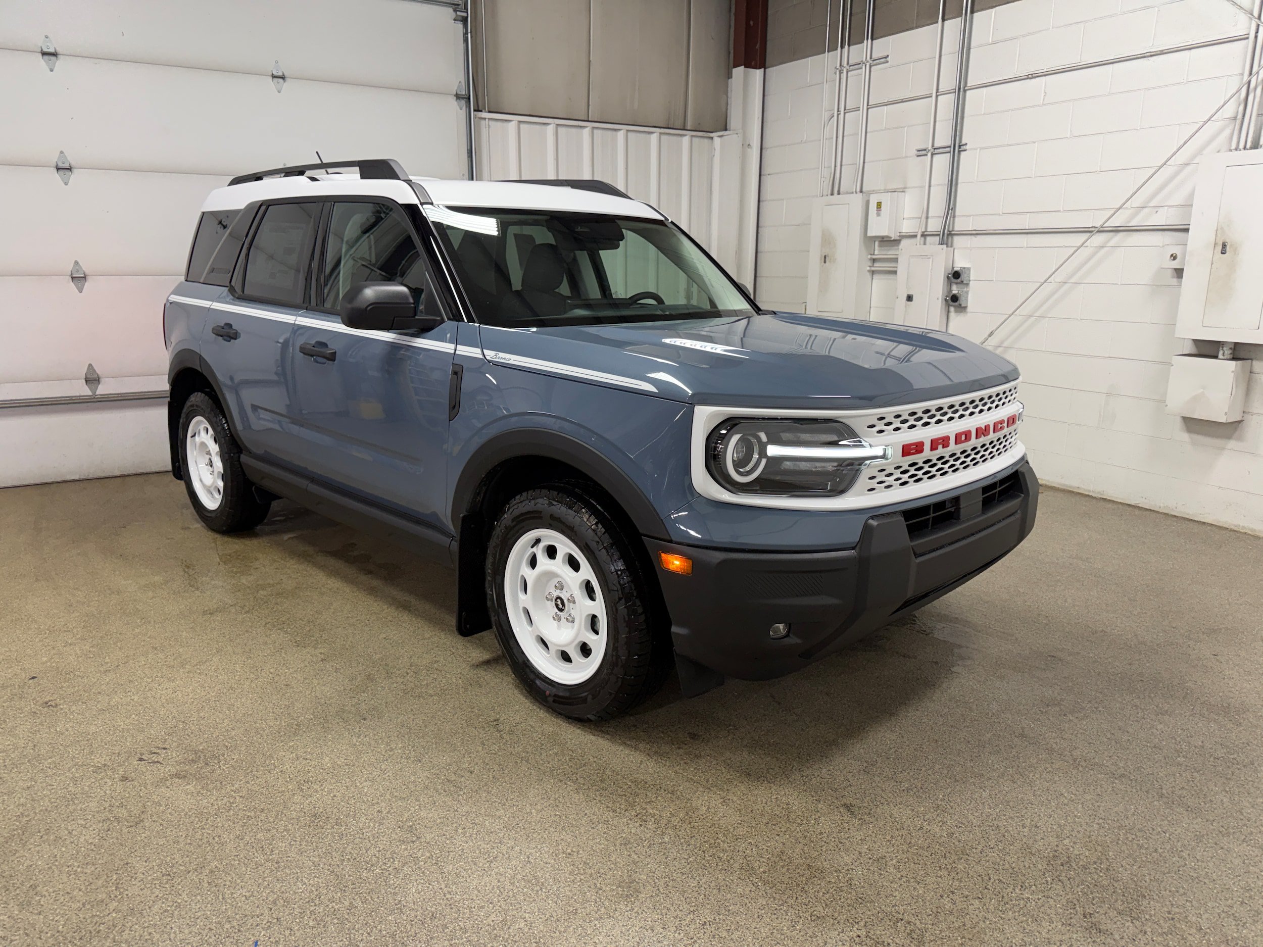 Used 2025 Ford Bronco Sport Heritage w/ Convenience Package AWD/4WD image 3