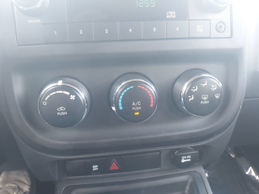 Used 2010 Jeep Patriot Sport w/ Tire & Wheel Group AWD/4WD image 13