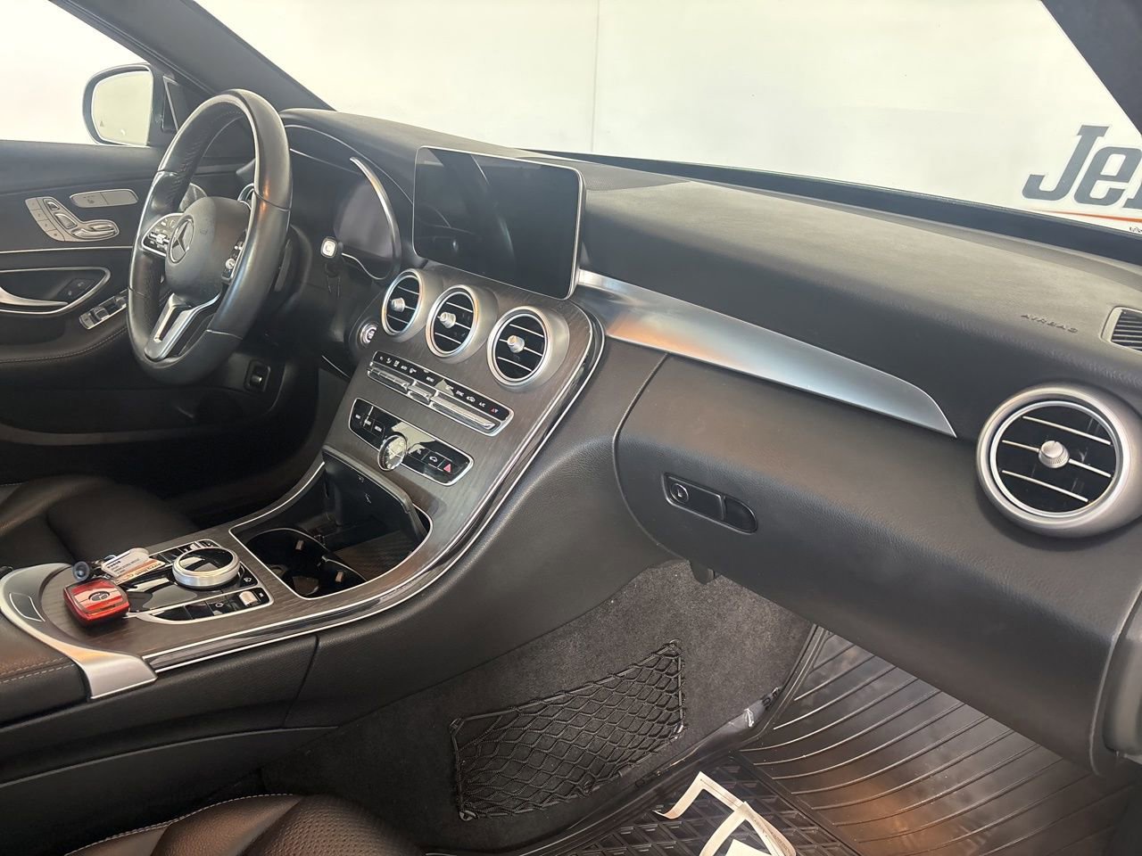 Used 2020 Mercedes-Benz C 300 4MATIC Sedan image 30