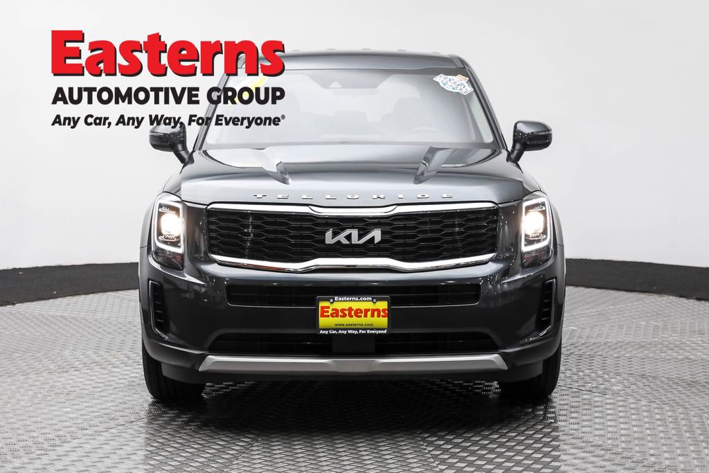 Used 2022 Kia Telluride LX image 2