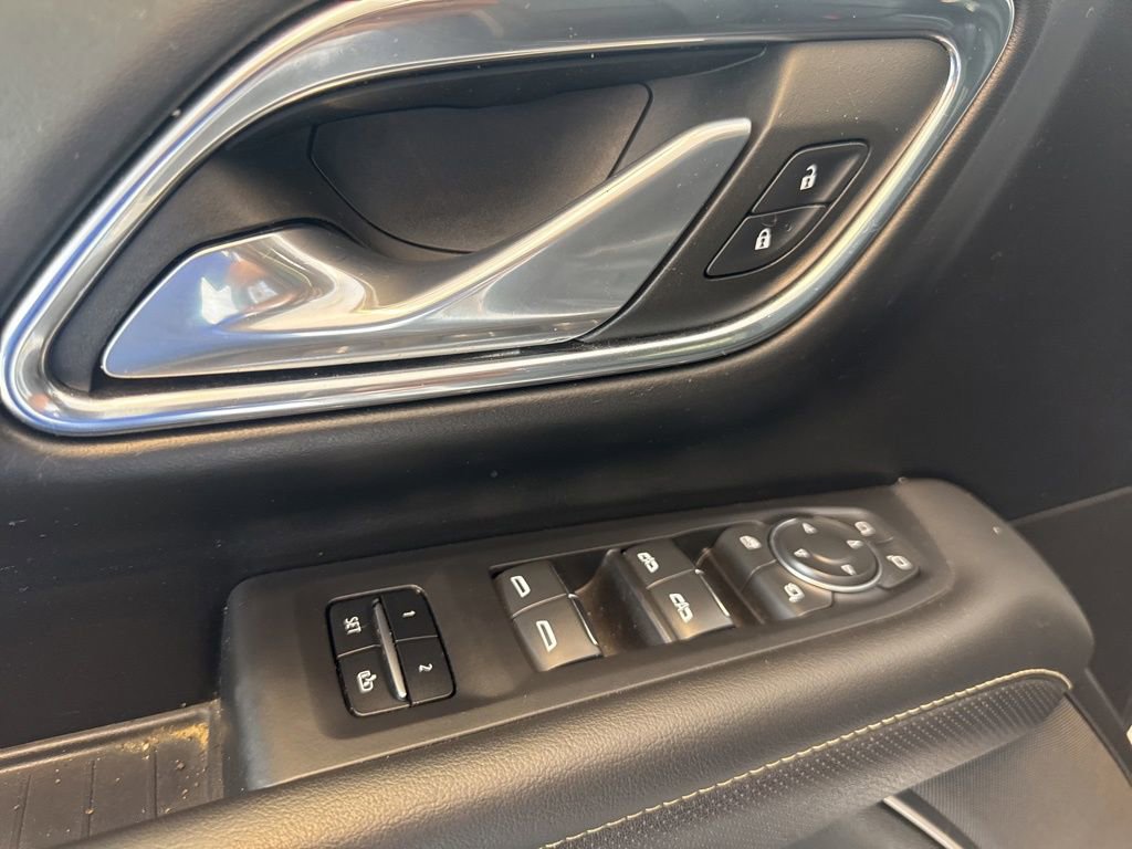 Used 2023 Chevrolet Suburban Premier AWD/4WD image 10