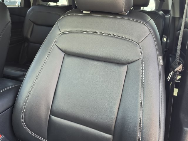 Used 2021 Ford Explorer XLT w/ Equipment Group 202A AWD/4WD image 14
