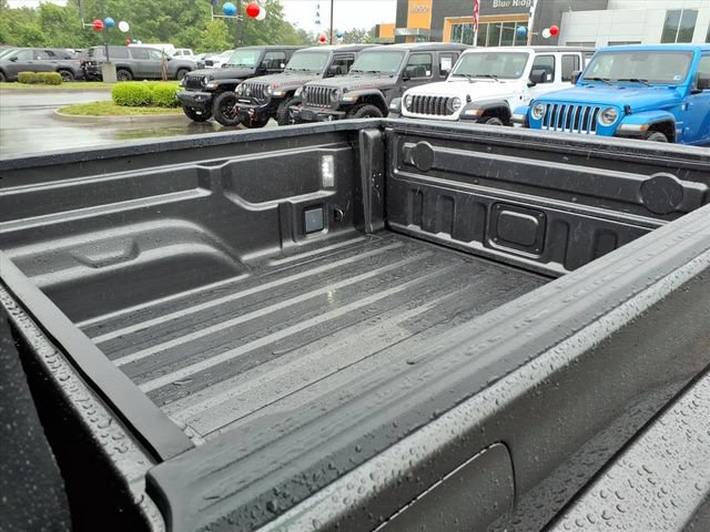 Used 2022 Jeep Gladiator Sport AWD/4WD image 14