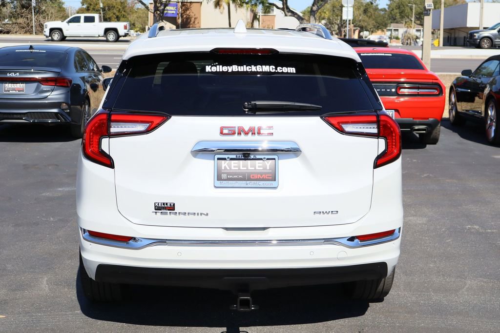Used 2023 GMC Terrain Denali w/ Denali Premium Package image 7