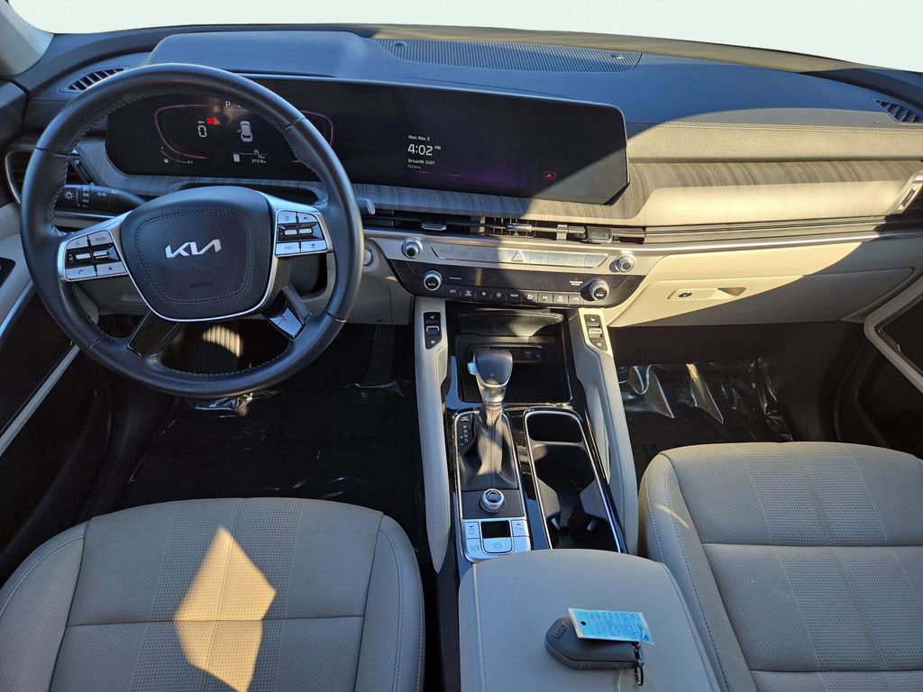 Used 2023 Kia Telluride EX w/ EX Captain's Chair Package image 22