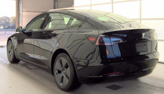 Used 2023 Tesla Model 3 Standard Range RWD image 6