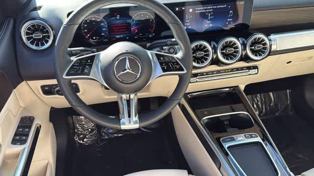 Certified 2025 Mercedes-Benz GLB 250 4MATIC image 24