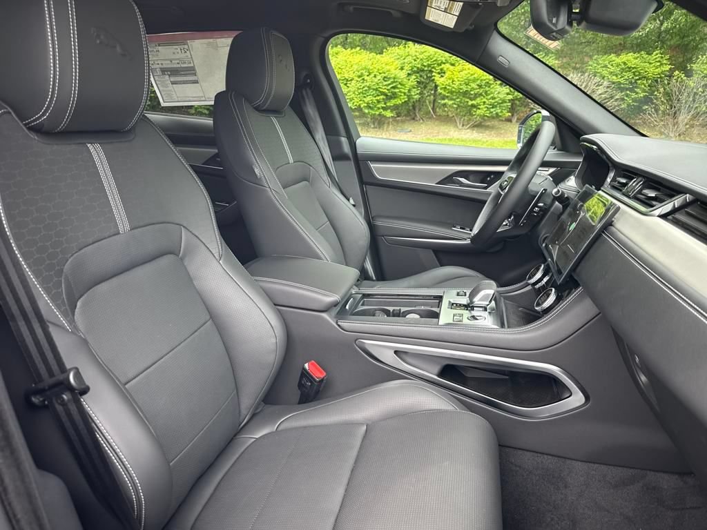 Used 2026 Jaguar F-PACE R-Dynamic S AWD/4WD image 17