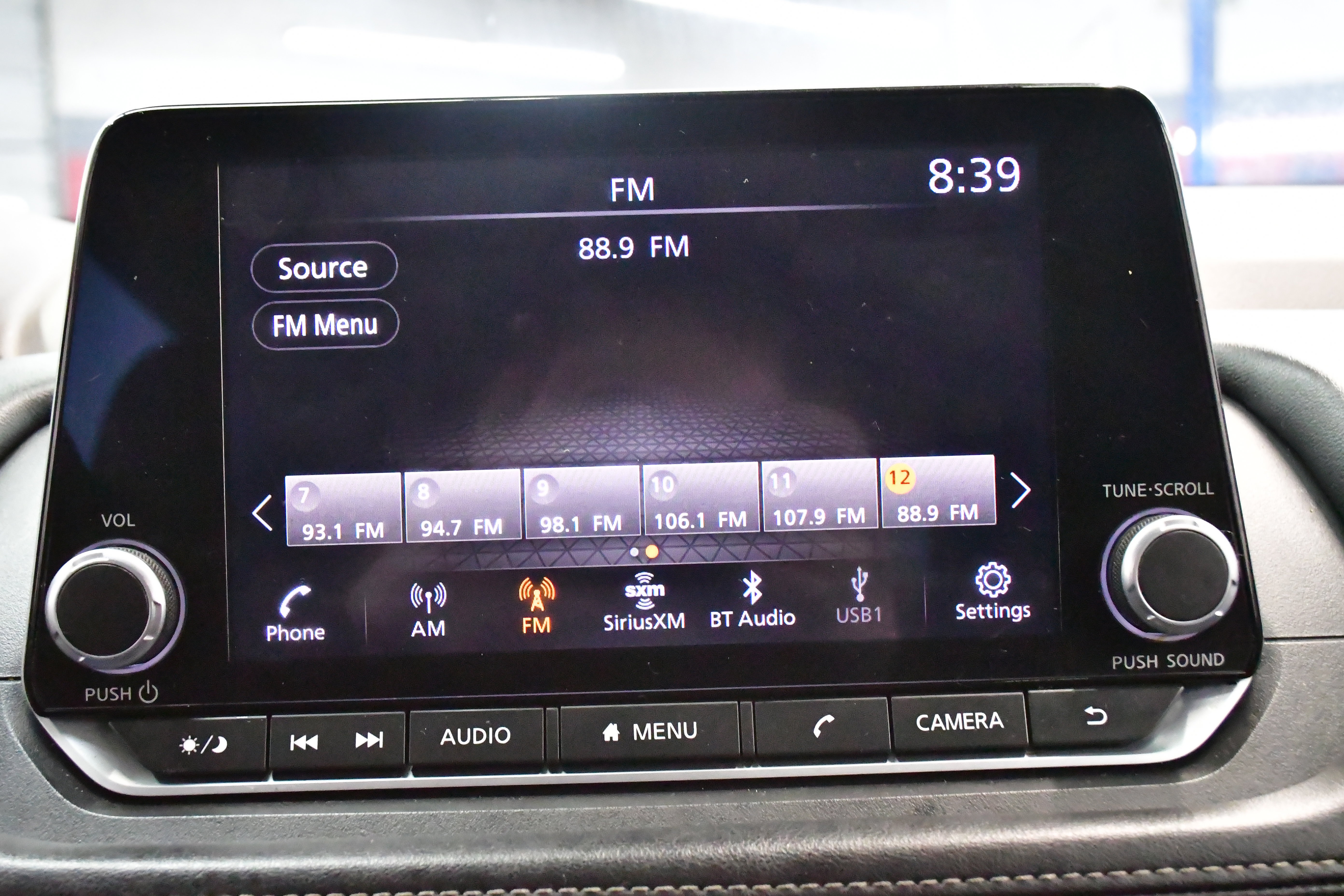 Used 2023 Nissan Rogue SV w/ SV Premium B Package image 49