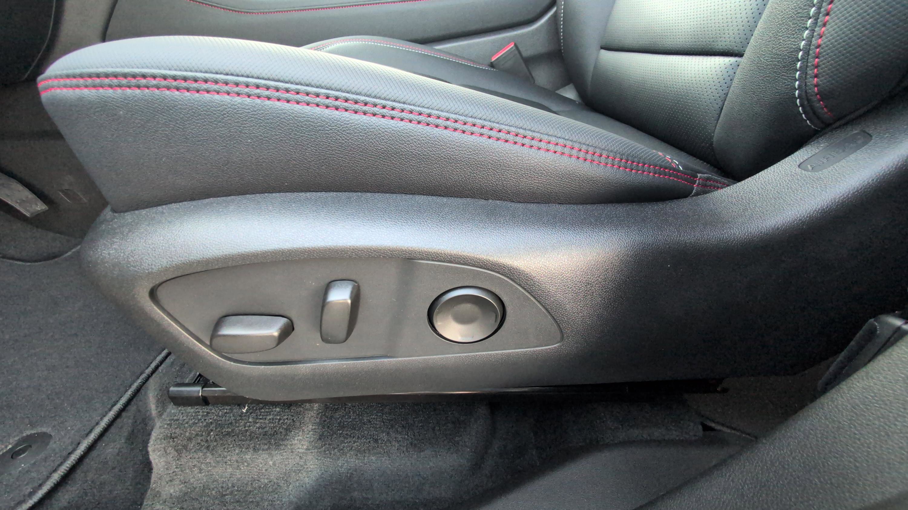 Used 2026 Chevrolet Traverse RS FWD image 20