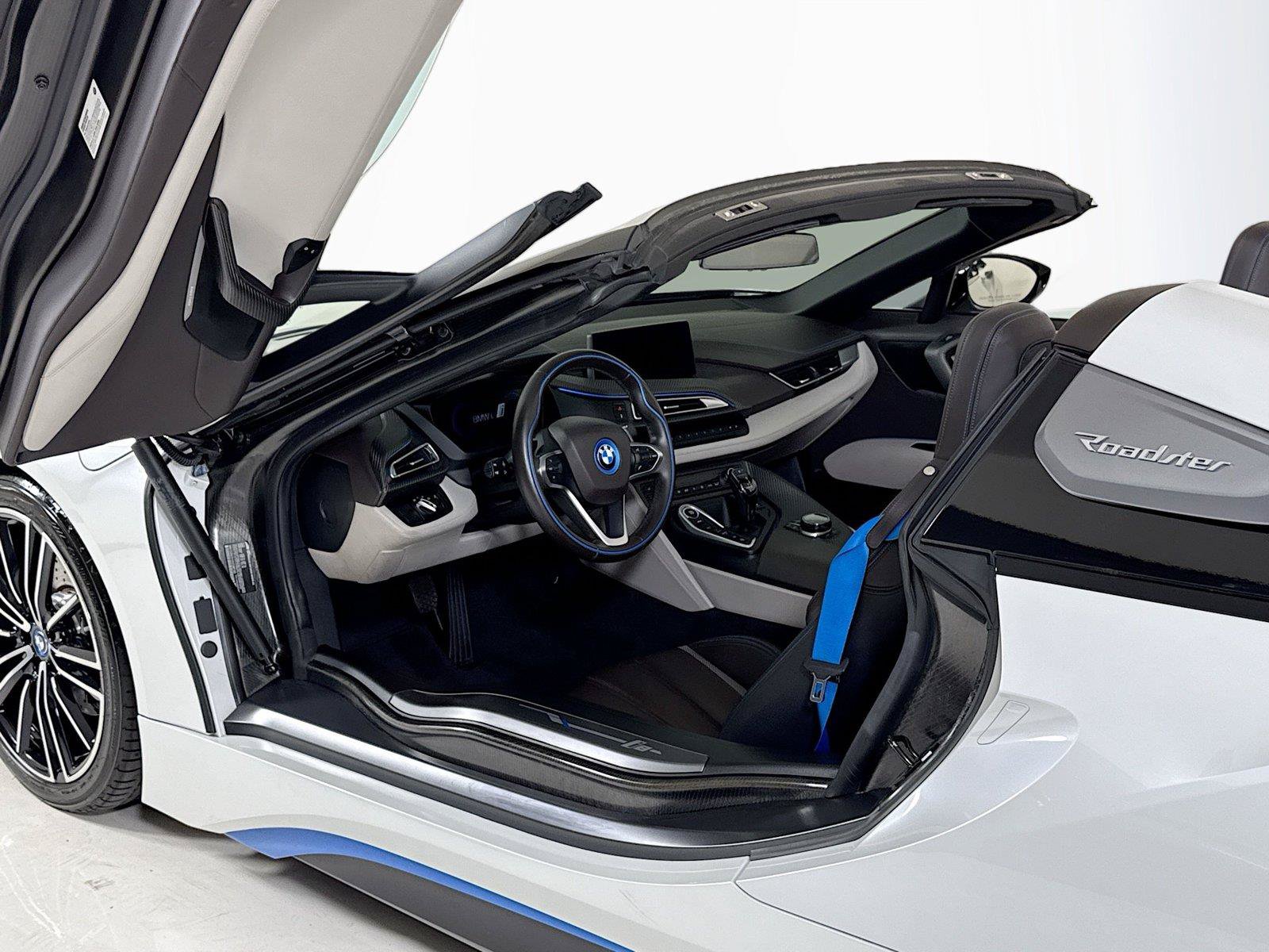 Used 2019 BMW i8 Roadster AWD/4WD image 12