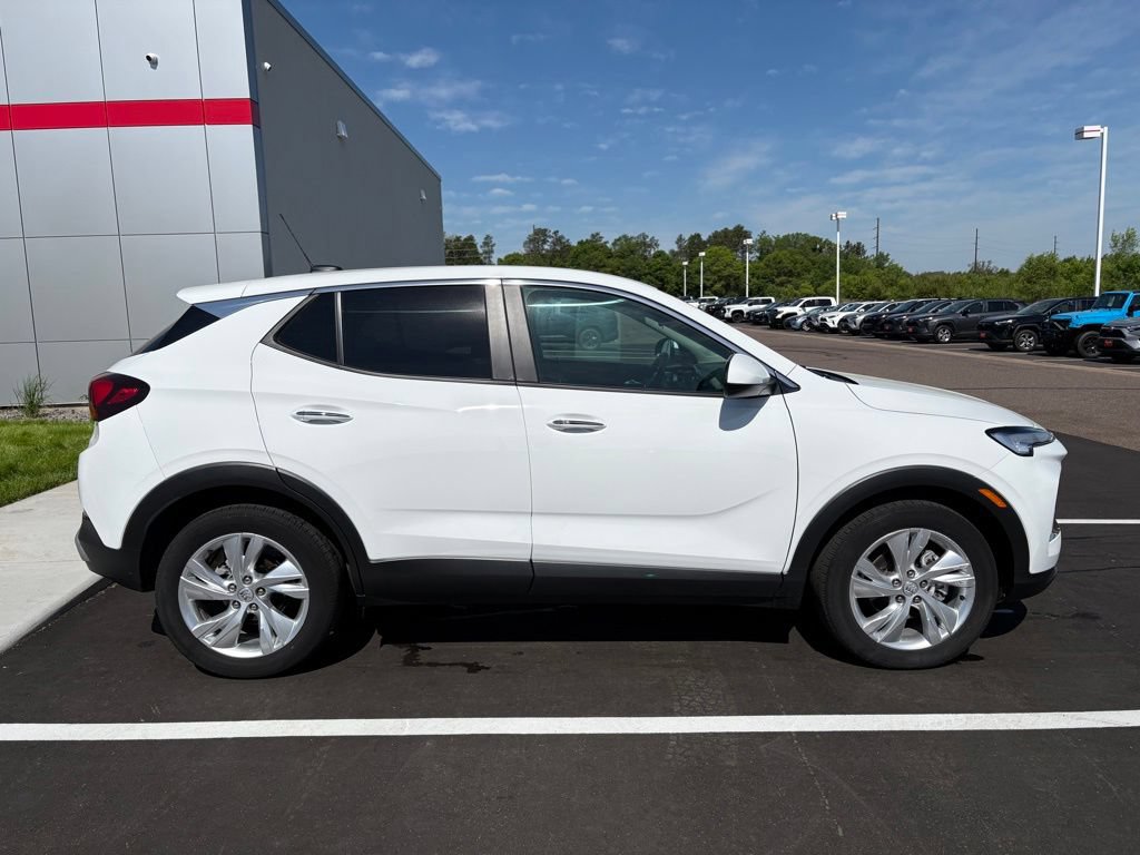Used 2025 Buick Encore GX Preferred FWD image 2